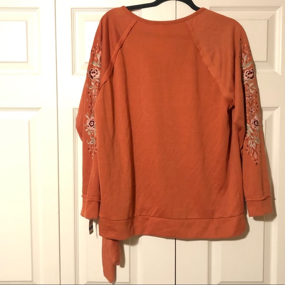 Style & Co- Tie Front Top - Picture 4 of 6